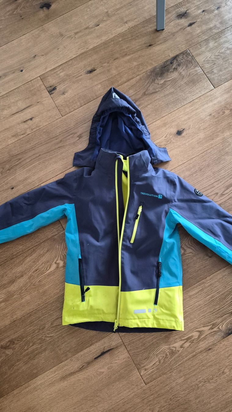 Trevolution Vestes & Manteaux: Kinderjacke gr. 128 – Neuf (Voir description) à Oberneunforn par meku2