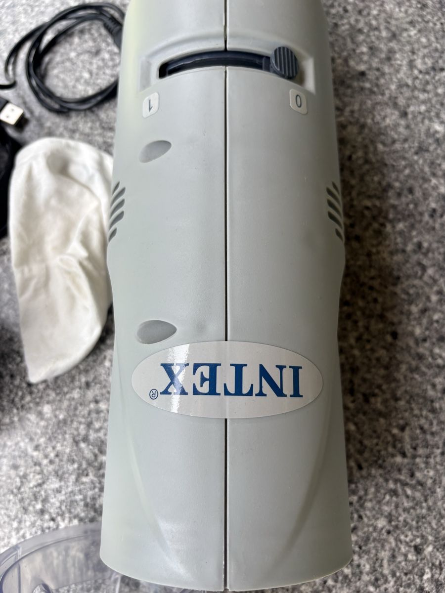 Intex Schwimmbad: INTEX pool sauger – Gebraucht aus Herzogenbuchsee von warrior77