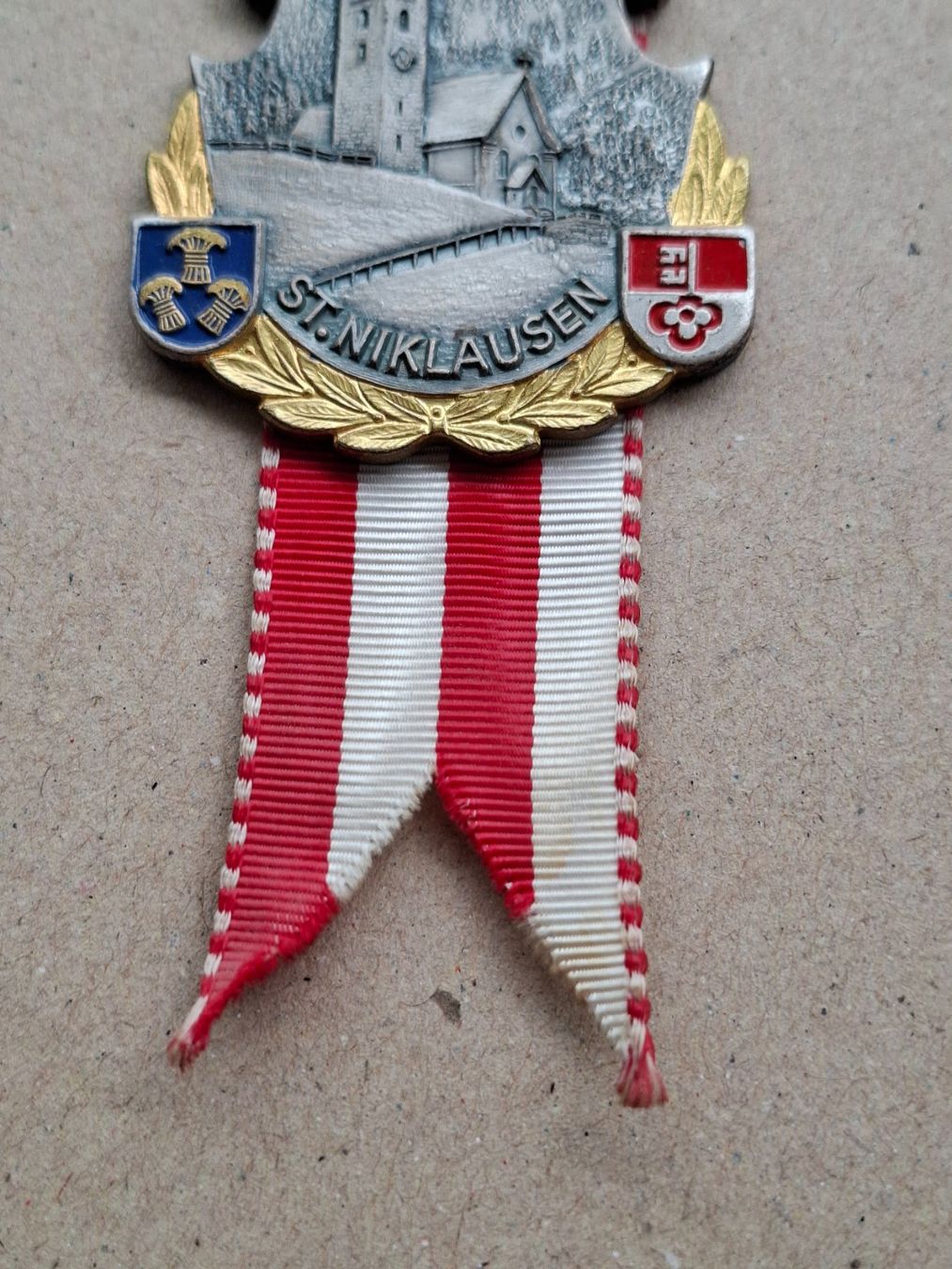 Medaglie: St. Niklausen (H150) – Usato da Schwanden GL venduto da Suvorov 2