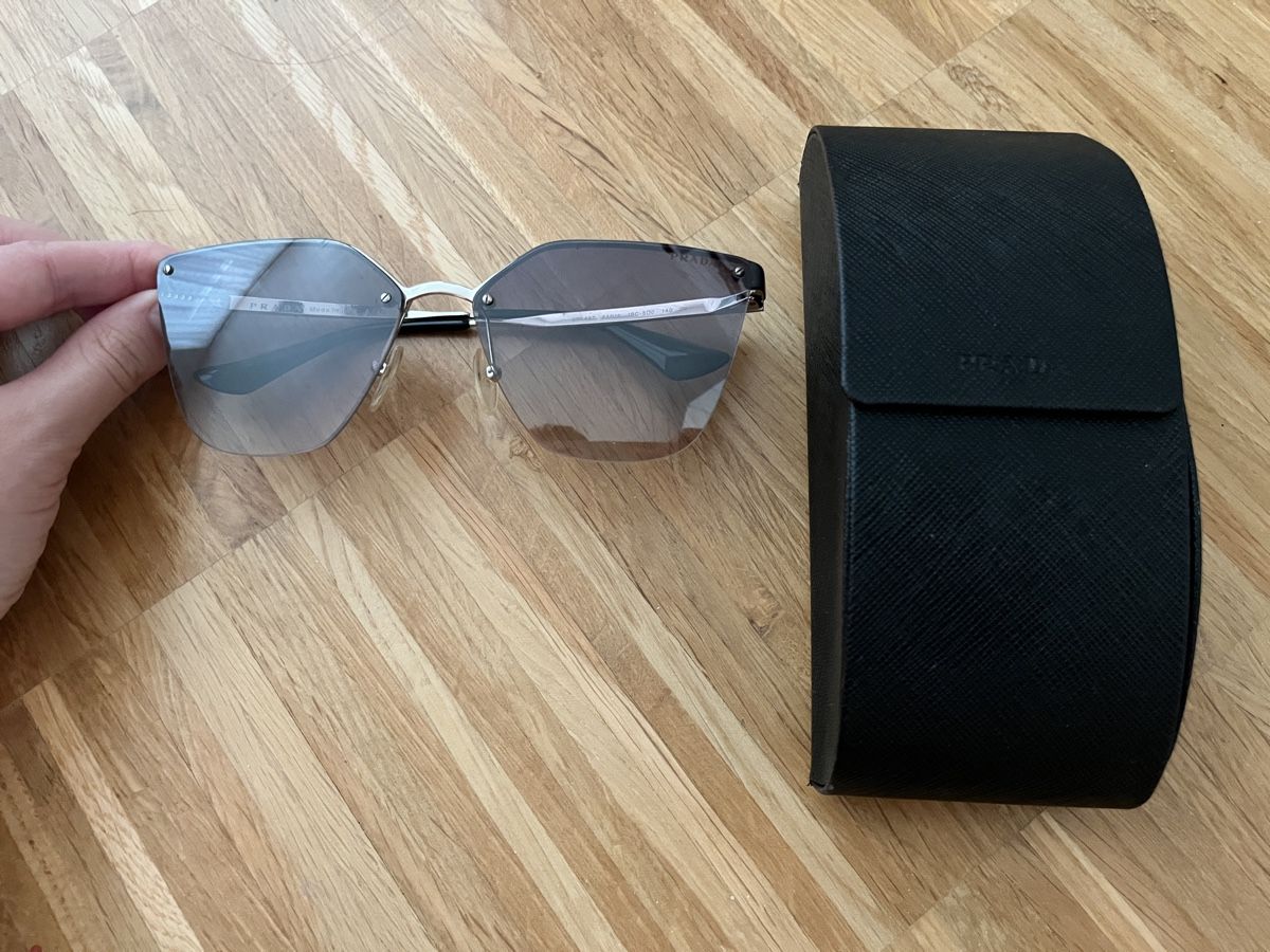 Prada Lunettes & Verres: Prada Sonnenbrille  – D'occasion à Pfäffikon SZ par Zitrone_100