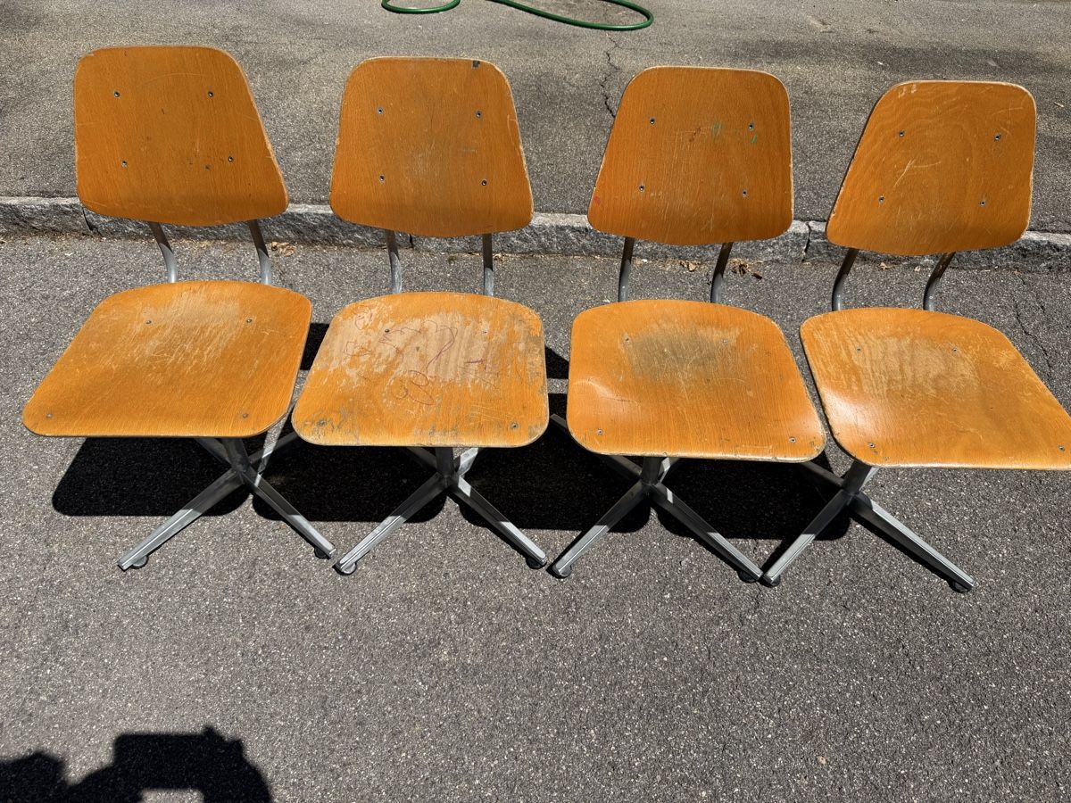 Set de table et chaises: Holztischisch mit 4 Embru Stühle gebraucht – D'occasion à dietikon par fernando011 5