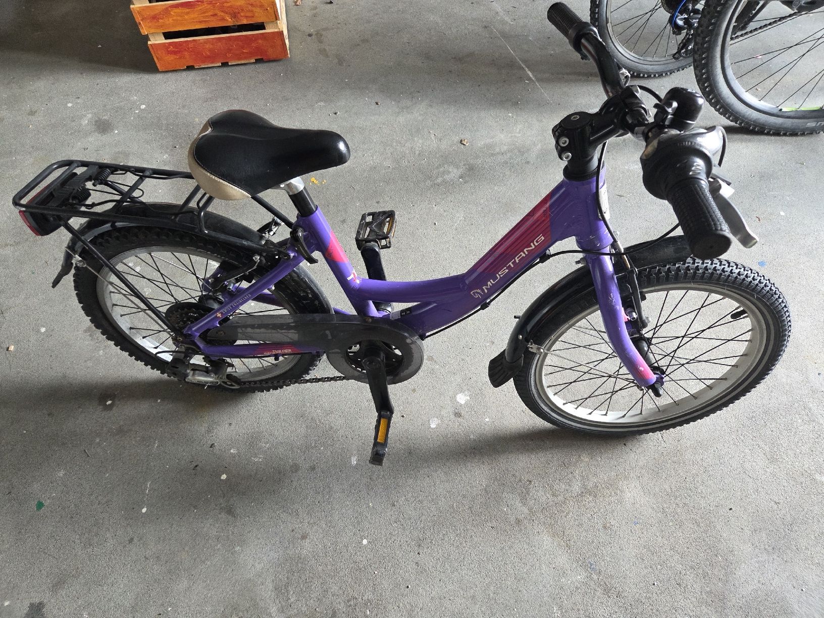 Veicoli per bambini: Kindervelo Mustang violet 18 Zoll  – Usato da Egliswil venduto da m-bruder