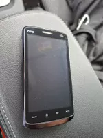 Smartphone HTC noir avec traces d'usure etat occasion