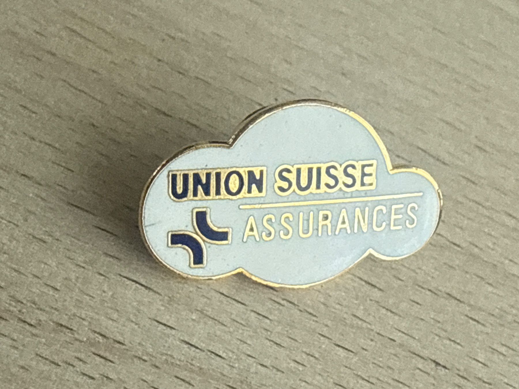 Plaquettes & Badges: Pin Union Suisse Assurances – D'occasion à Glattbrugg par Schweigmatt