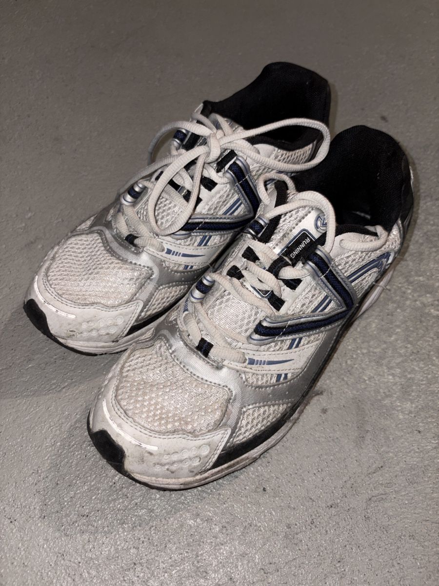 Victory Herrenschuhe: running shoes victory – Gebraucht aus Rombach von akiromay