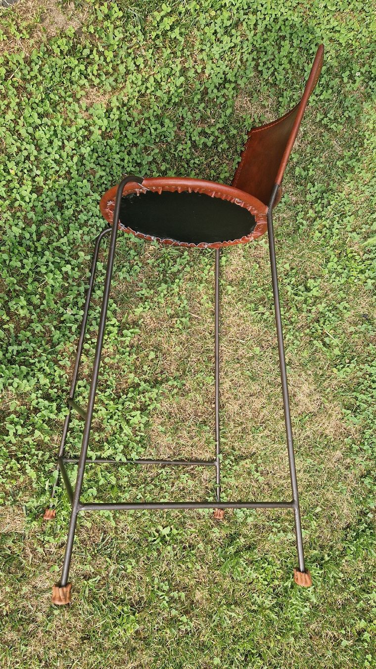 Tabourets: Lederbarhocker mit Eisengestell- sehr robust – D'occasion à Viganello par cho16 3