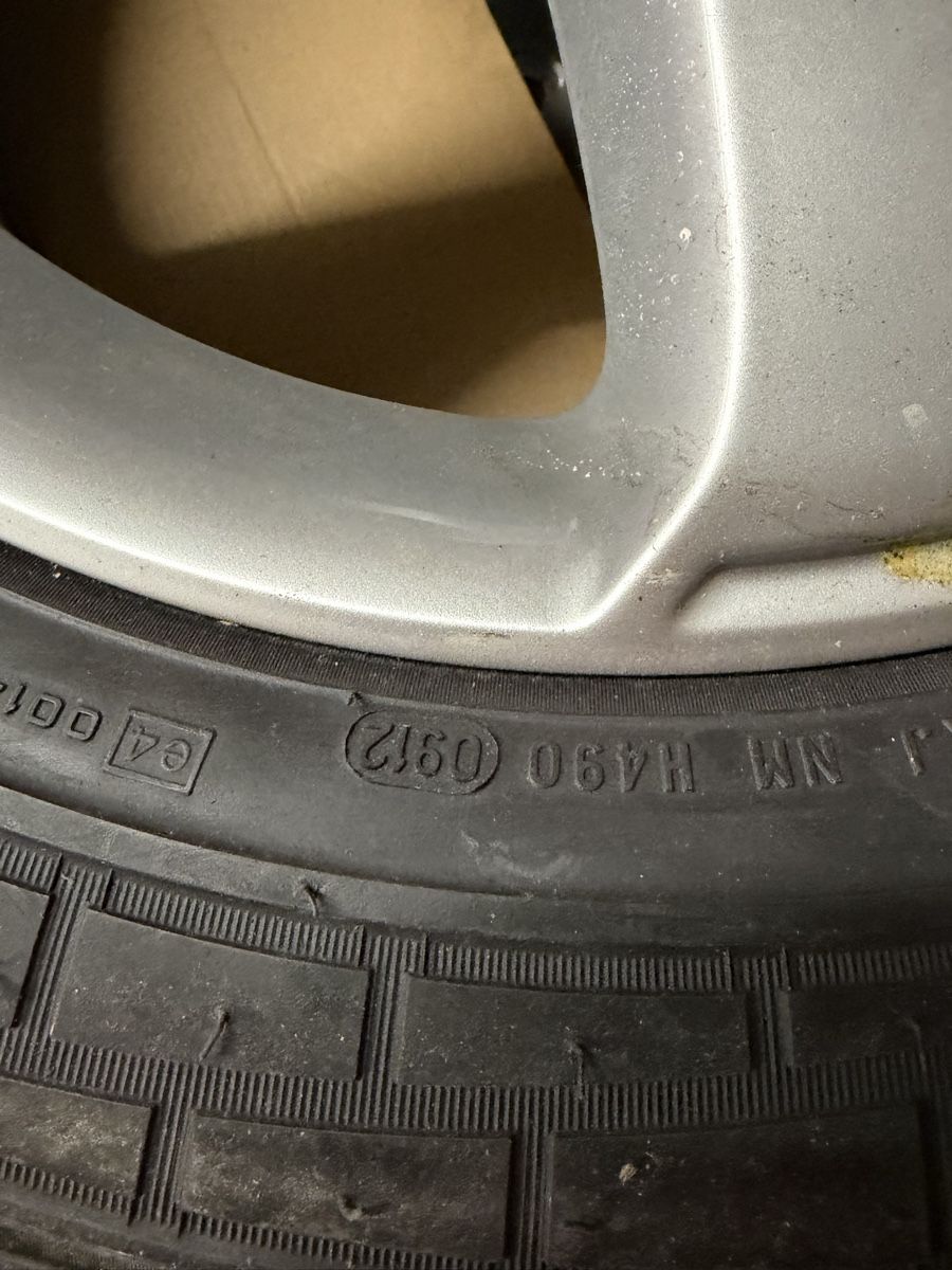 Volkswagen Pneumatici & Ruote complete: VW T5 T6 Winterräder – Usato da Täuffelen venduto da ASLAG 3