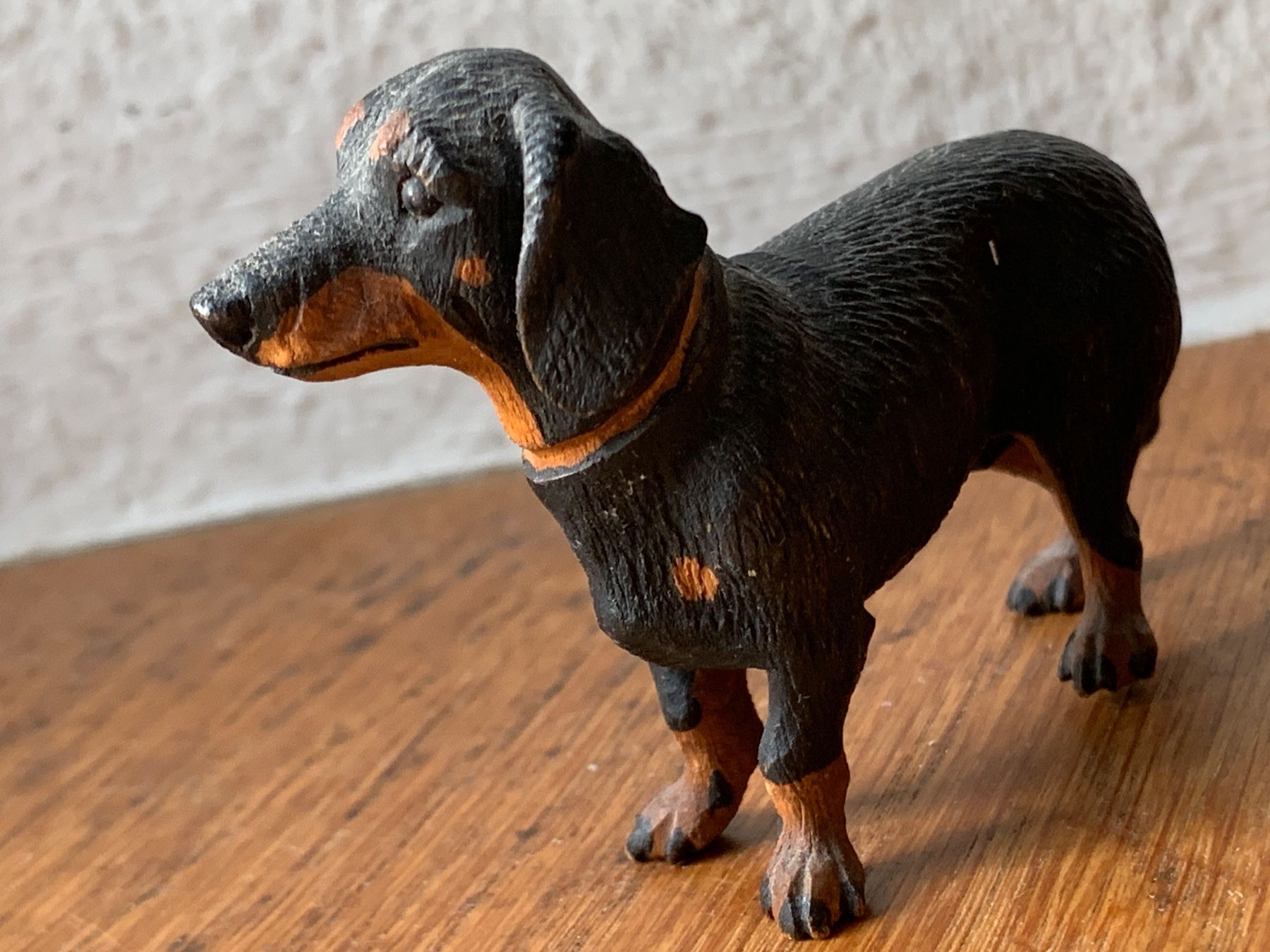 Statuette: Antiker geschnitzter Dackel Brienzer Schnitzerei – Usato da Richterswil venduto da Moii89