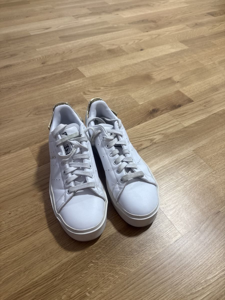 Adidas Damenschuhe: Schuhe – Gebraucht aus Glis von slavkomajic 2