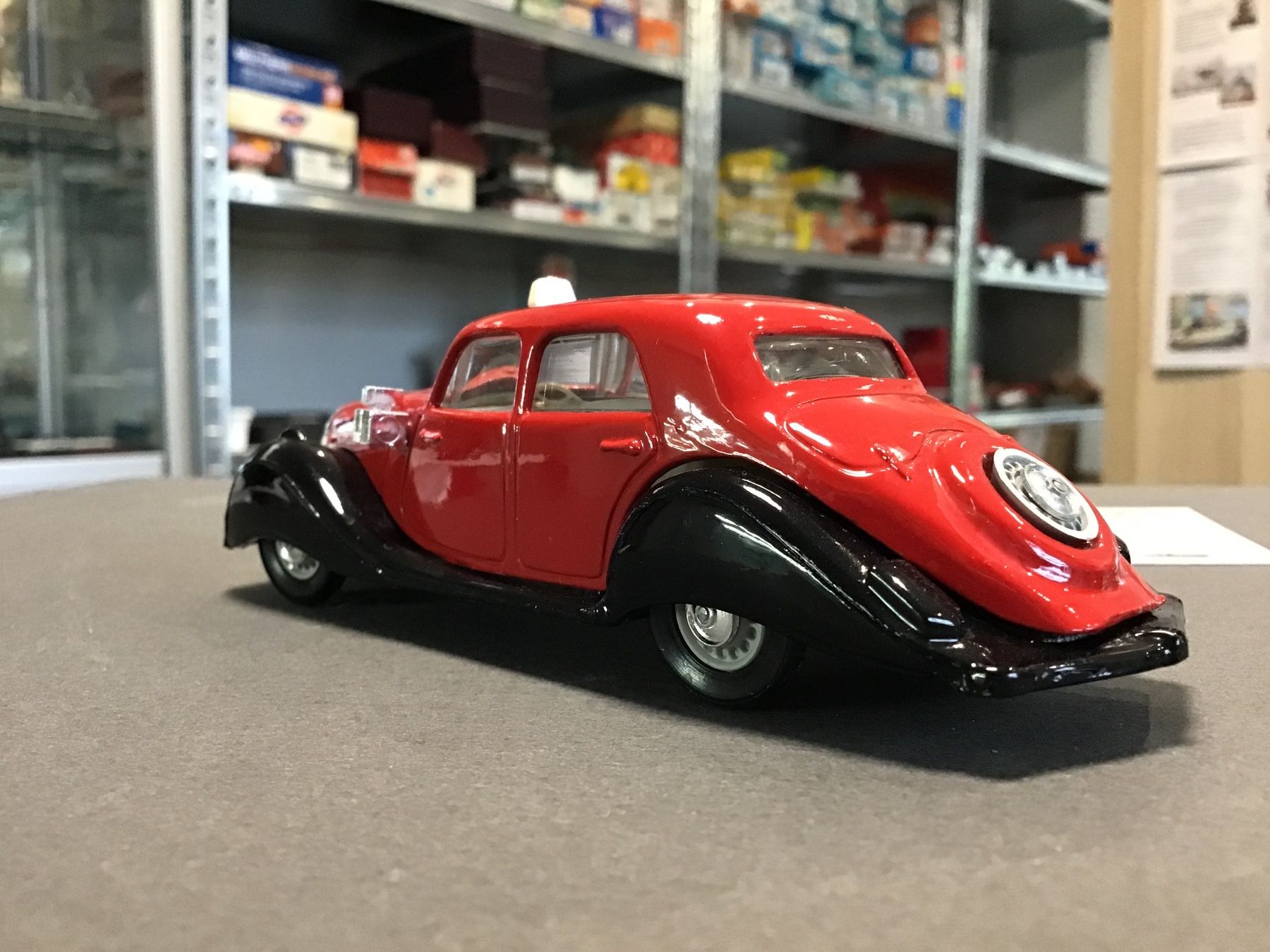 Modellini d'auto: Taxi PANHARD 1:43 METALL – Usato da Männedorf venduto da Modell-Spezialisten 2
