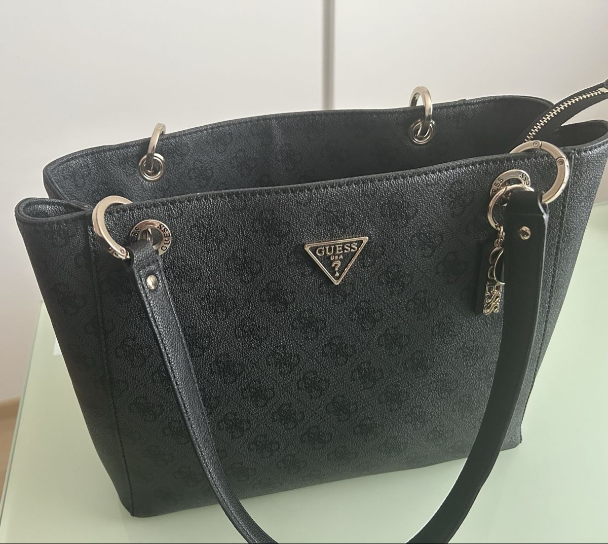 Guess Borse da donna: Handtasche Guess schwarz  – Usato da Reinach AG venduto da TiiNA123 1