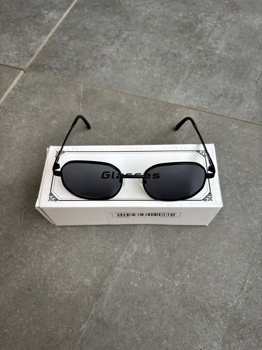 Occhiali & Lenti: Sonnenbrille schwarz neu – Nuovo e nell'imballaggio originale da Riedholz venduto da Jamie.02 1