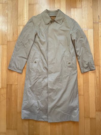 Vintage 90s Burbbery trench Coat with wool lining Size S