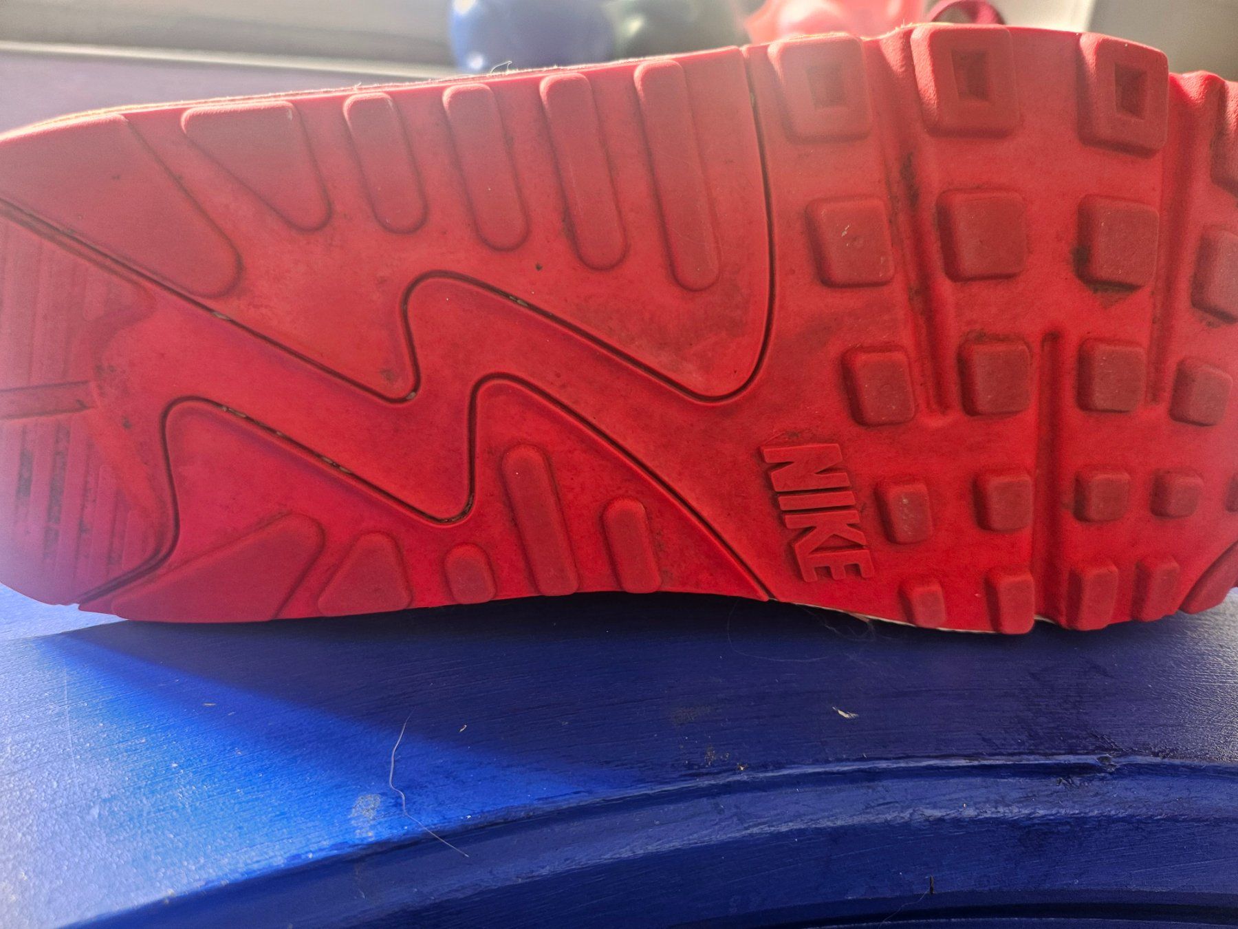Nike Damenschuhe: Nike Air Max in 39  - camouflage rot – Gebraucht aus Triesen von Teddyeddy 2