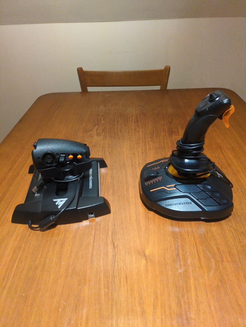 Thrustmaster Controller: Thrustmaster T-Flight Hotas Joystick  – Nuovo (secondo la descrizione) da Zumikon venduto da ste_mtc2 3