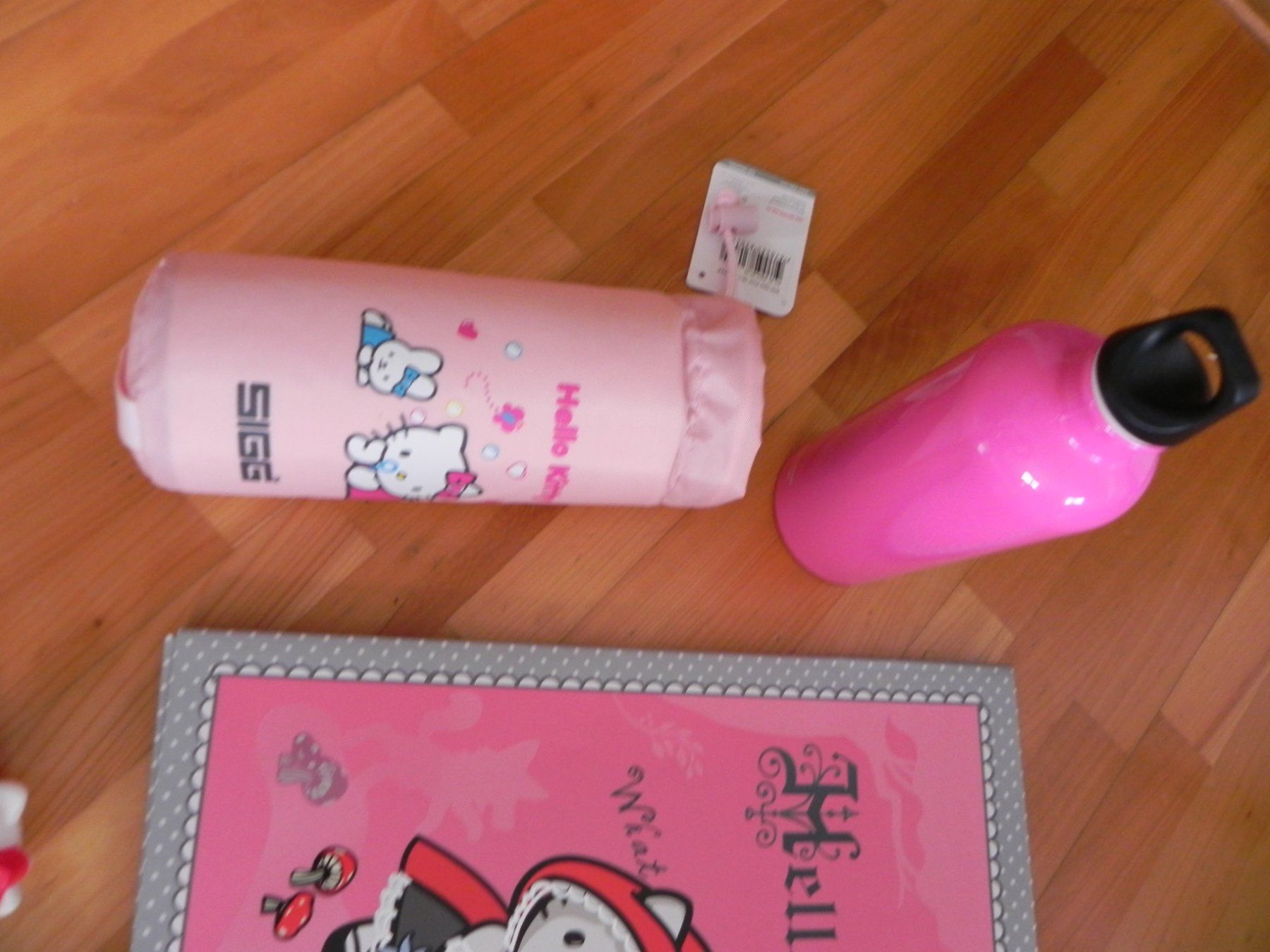 Hello Kitty Giocattoli: Hello Kitty Set Mädchen Puzzle Kuscheltier Flasche – Usato da Stallikon venduto da pcerny16 7