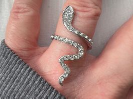 Bague serpent avec zircon