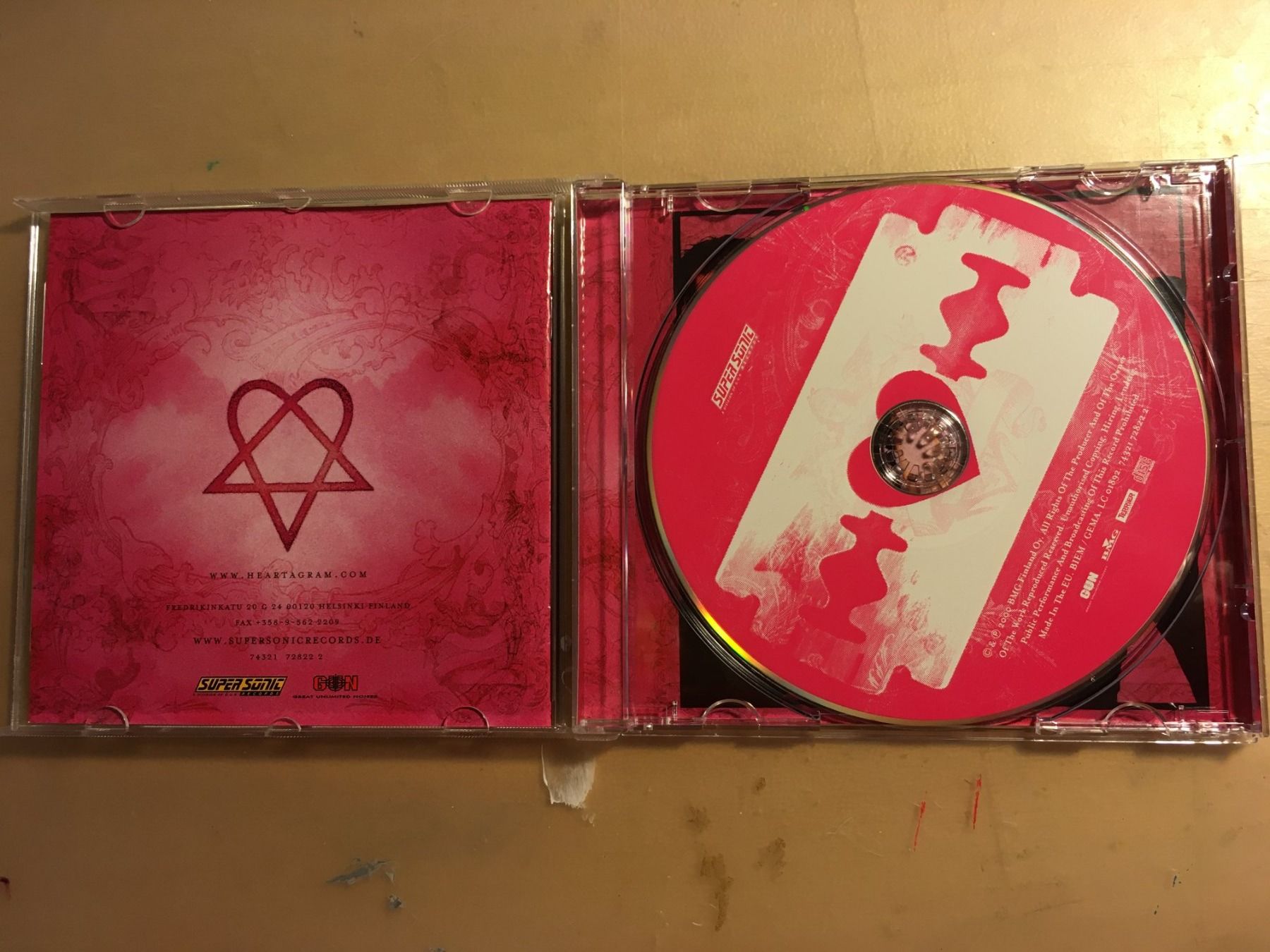CD: HIM - Razorblade Romance (2000) Album CD – Usato da Kerzers venduto da la_356 1