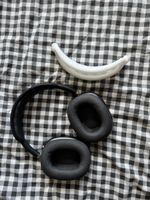 Apple AirPods Max - Space Gray - Excellent Condition