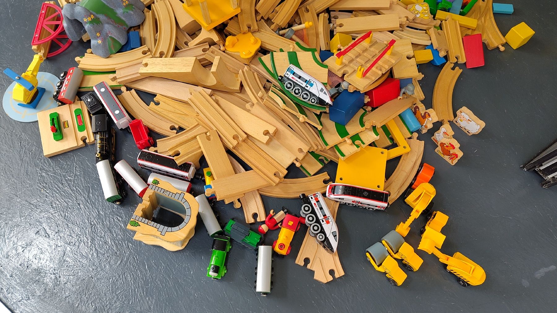 Brio Spielzeuge: Holzeisenbahn Brio/Bea diverse Teile – Gebraucht aus Malters von mavoma 4