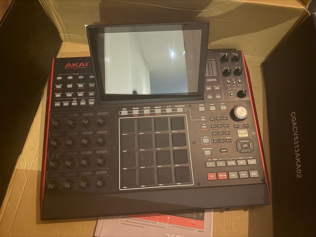 Akai Console di mixaggio: AKAI MPCX occasion – Usato da Bulle venduto da strabolo 2