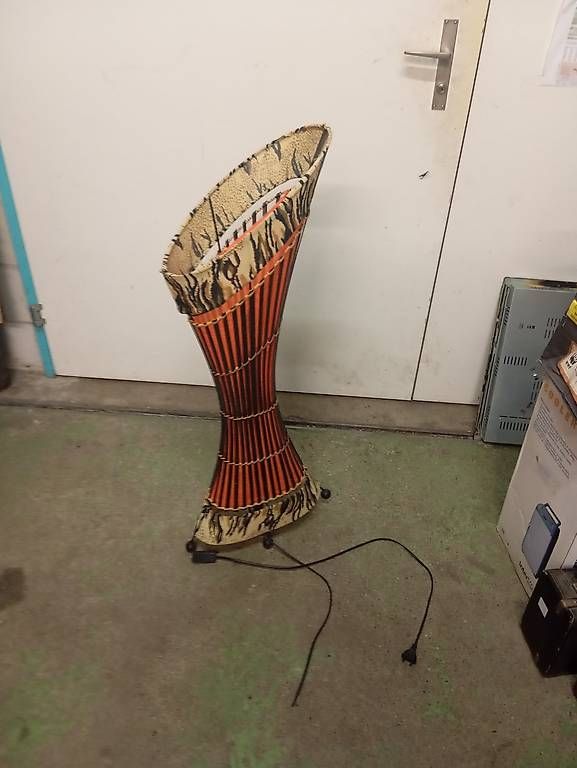 Lampen: 60 er Jahre Stehlampe – Gebraucht aus Basel von Petergunn