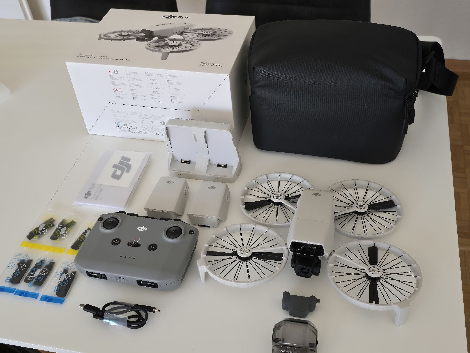 DJI Modellismo RC: DJI Flip Fly More Combo – Nuovo (secondo la descrizione) da Henniez venduto da Gerol 3