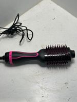 Heissluftbürste für perfekte Winterfrisuren! Neuwertig!