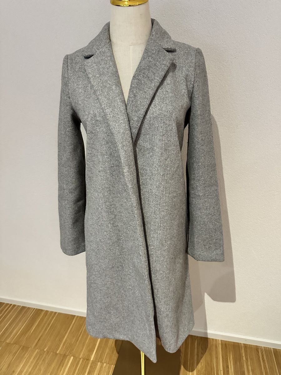 Mäntel: Grey coat by ZARA size S – Gebraucht aus Neuchâtel von agn_jc66 1