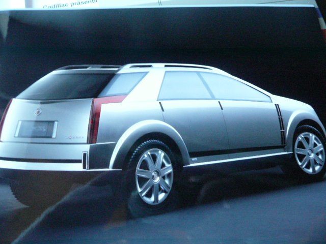Cadillac Dokumente: Cadillac Pressemappe 2001 – Gebraucht aus Zofingen von sosalinos01 9