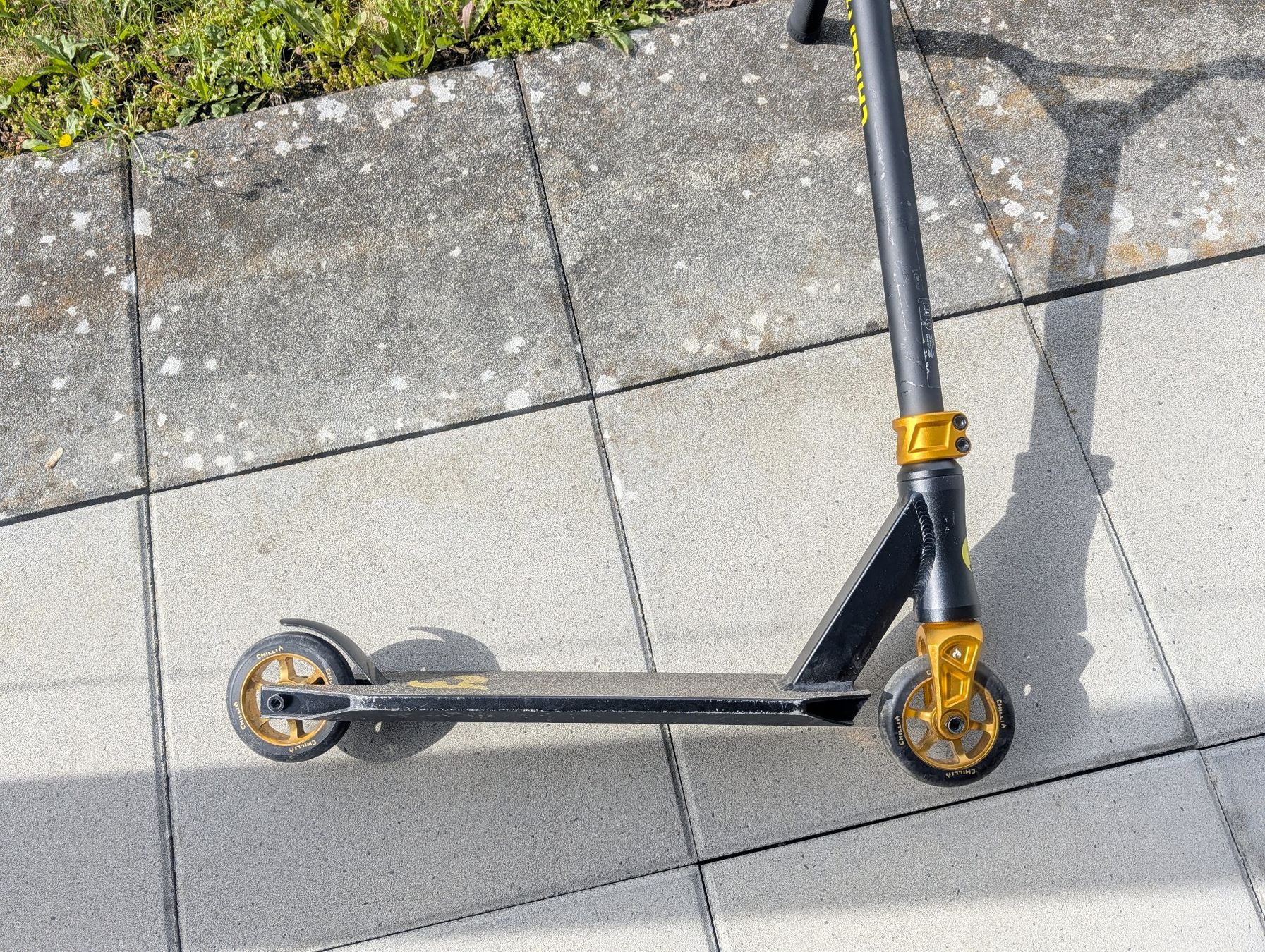 Chilli Kickboard: Chilli Pro Scooter 3000 Gold/Schwarz – Usato da Unterägeri venduto da Damian1978 1