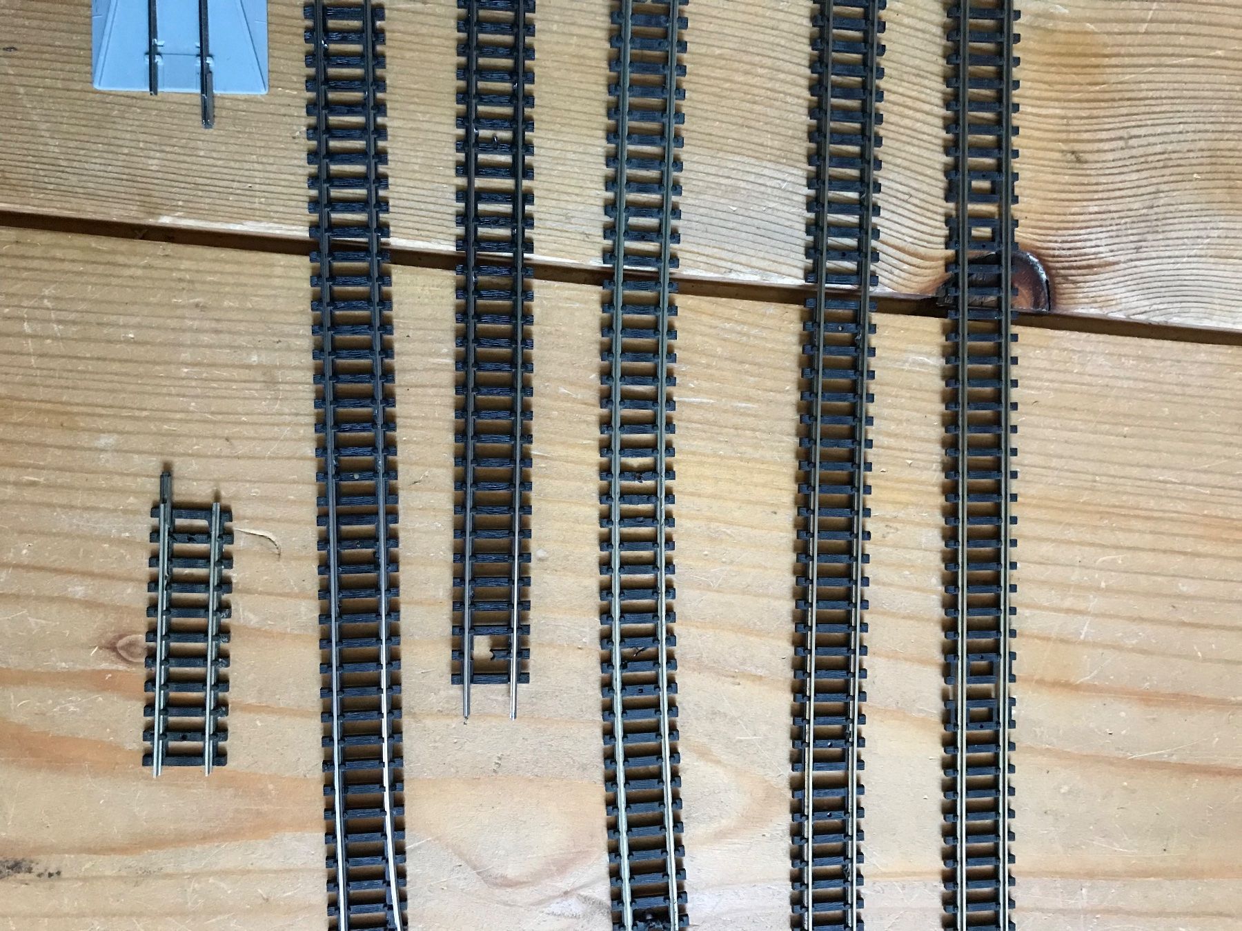 Trix Modellini di ferrovie: minitrix verschiedene defekte schienen – Difettoso da liestal venduto da makai05 3