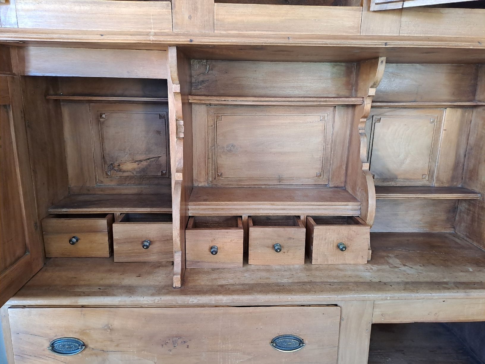 Credenze: Altes Buffet/Sekretär rustikal,  – Usato da Villmergen venduto da merline3110 5