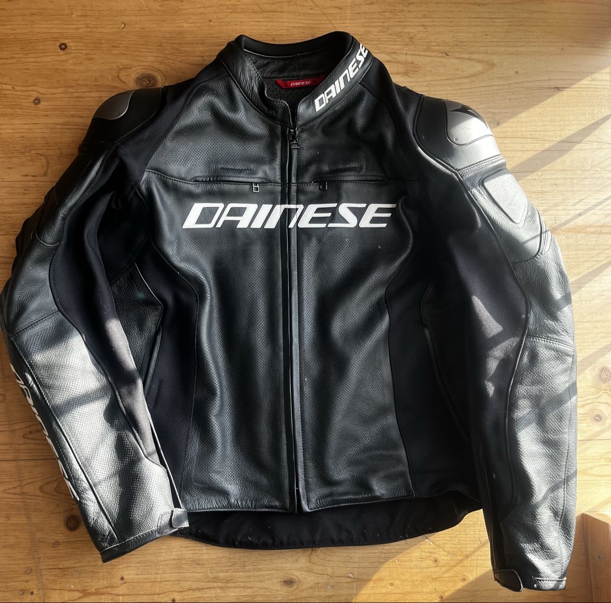 Dainese Giacche: Danese Lederjacke – Nuovo e nell'imballaggio originale da St. Gallen venduto da Viste