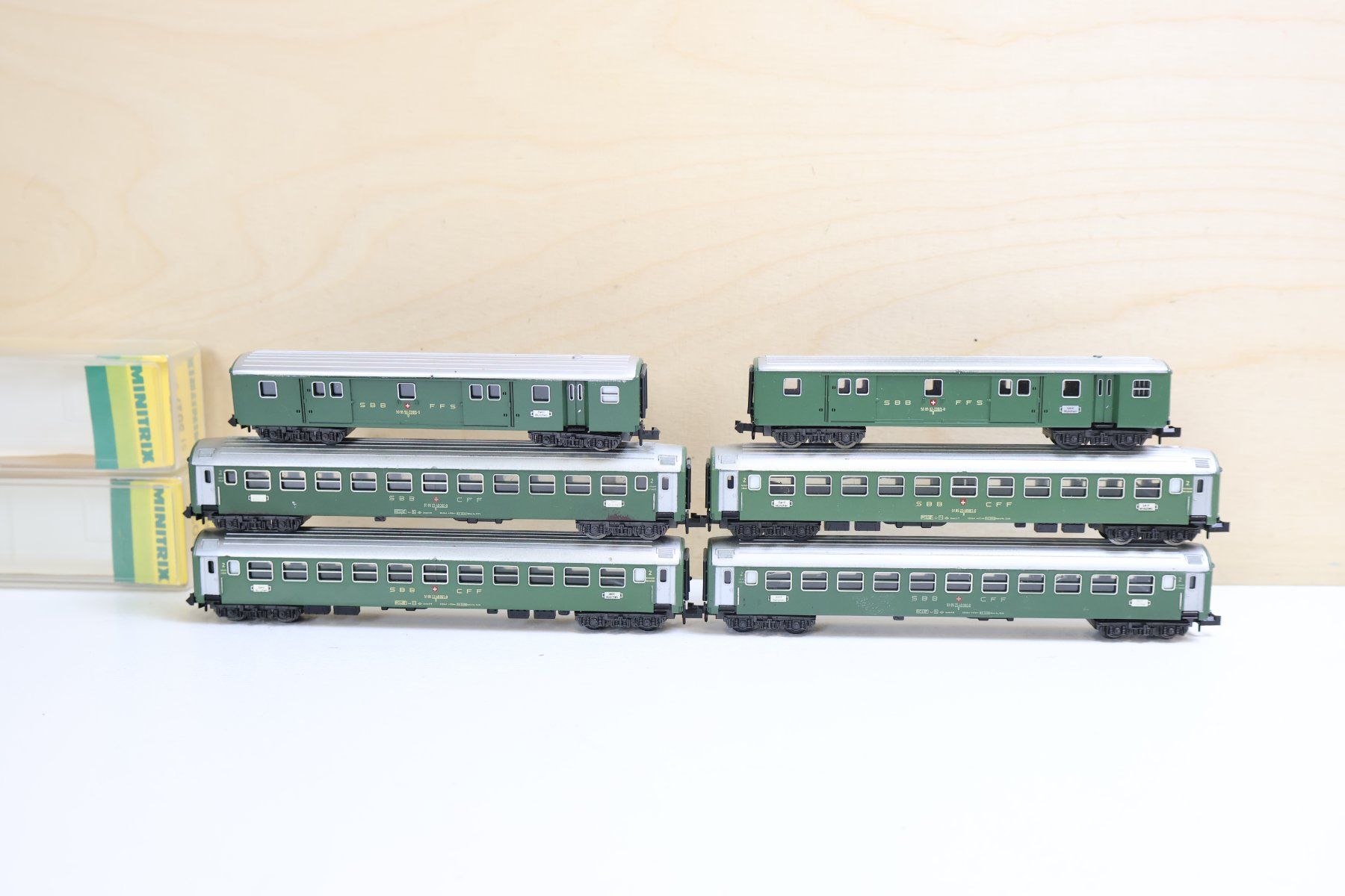 Trix Modellini di ferrovie: Minitrix 6 x SBB Personenwagen - Set – Usato da Winterthur venduto da Monstera 1