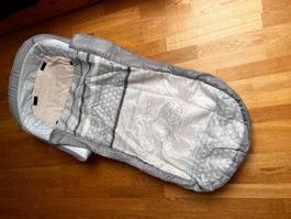 Lit bébé gris motifs étoiles et pois bon état