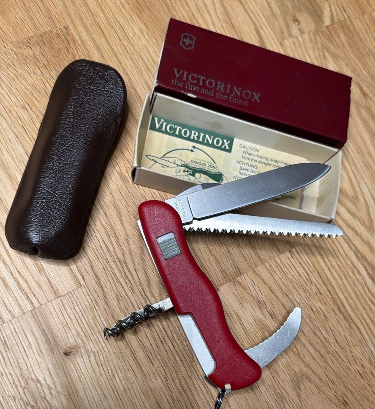 Victorinox Couteaux de poche: VICTORINOX SACKMESSER MIT ETUI – Neuf avec emballage d'origine à Zürich par Frei-Occasionen 5