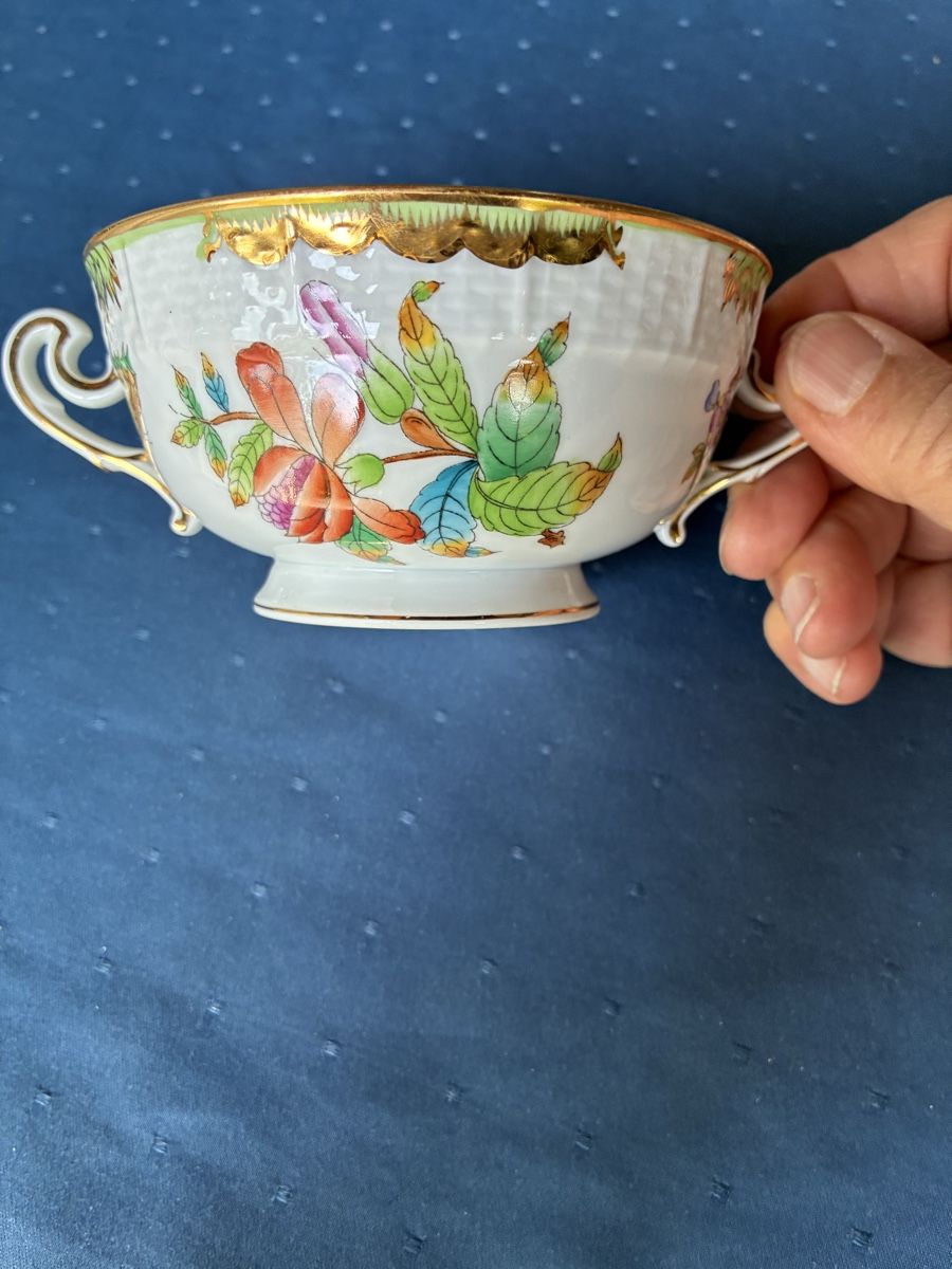 Herend Tassen: Herend - 1 Suppentasse mit Deckel Dekor Victoria  – Gebraucht aus Dornach von Rosengarten 4