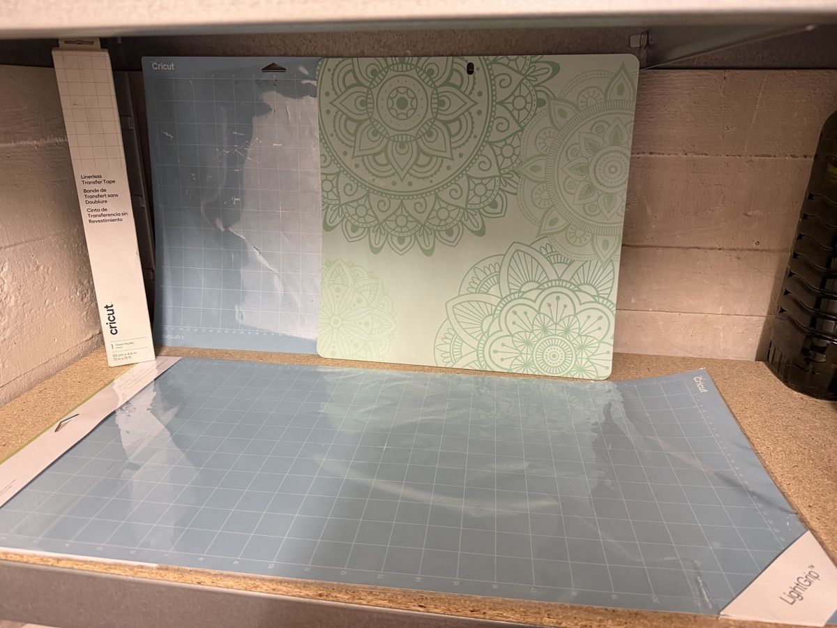 Toutes les machines: Schneideplotter Cricut Maker mit viel Zubehör gebraucht – D'occasion à Au ZH par FMRF 7