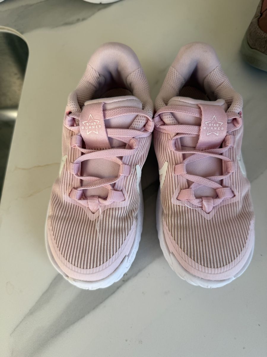 Nike Scarpe per ragazze: Nike Star Runner Sneakers Gr 27 – Usato da Oftringen venduto da LikeiT