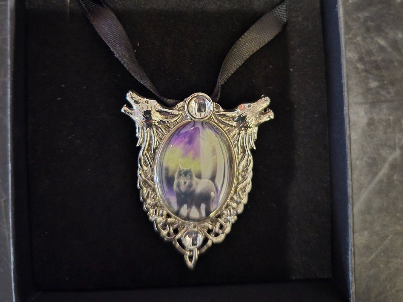 Ciondoli: Pendentif " cameo" Anne Stokes – Nuovo (secondo la descrizione) da Bévilard venduto da CHUCKMAVIS