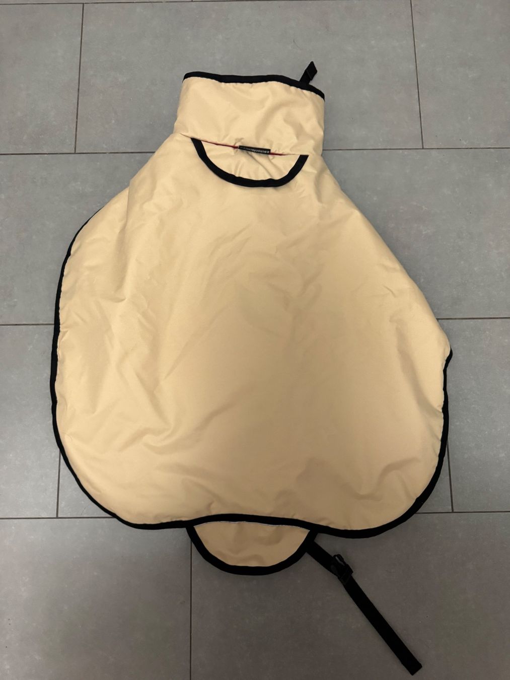 Abbigliamento: Actionfactory Hundemantel Grösse S – Nuovo (secondo la descrizione) da Selzach venduto da RenxeC