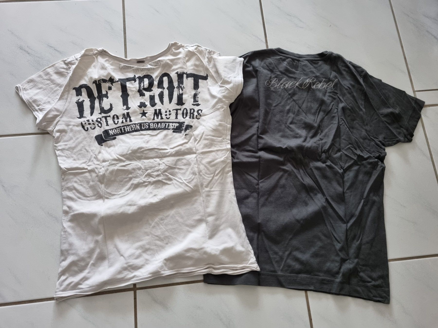 T-shirt: Herren T-Shirt Gr. S, 2 Stk – Usato da Oberrüti venduto da Nicki_Like 1