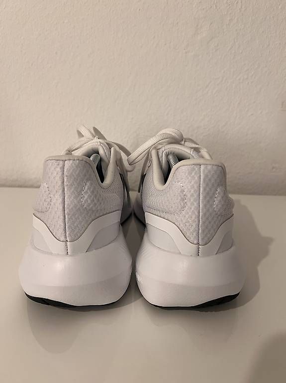 Scarpe da uomo: adidas Performance RUNFALCON 3.0  Laufschuhe  Grösse 40 – Usato da Niederhasli venduto da cau_2v79 2