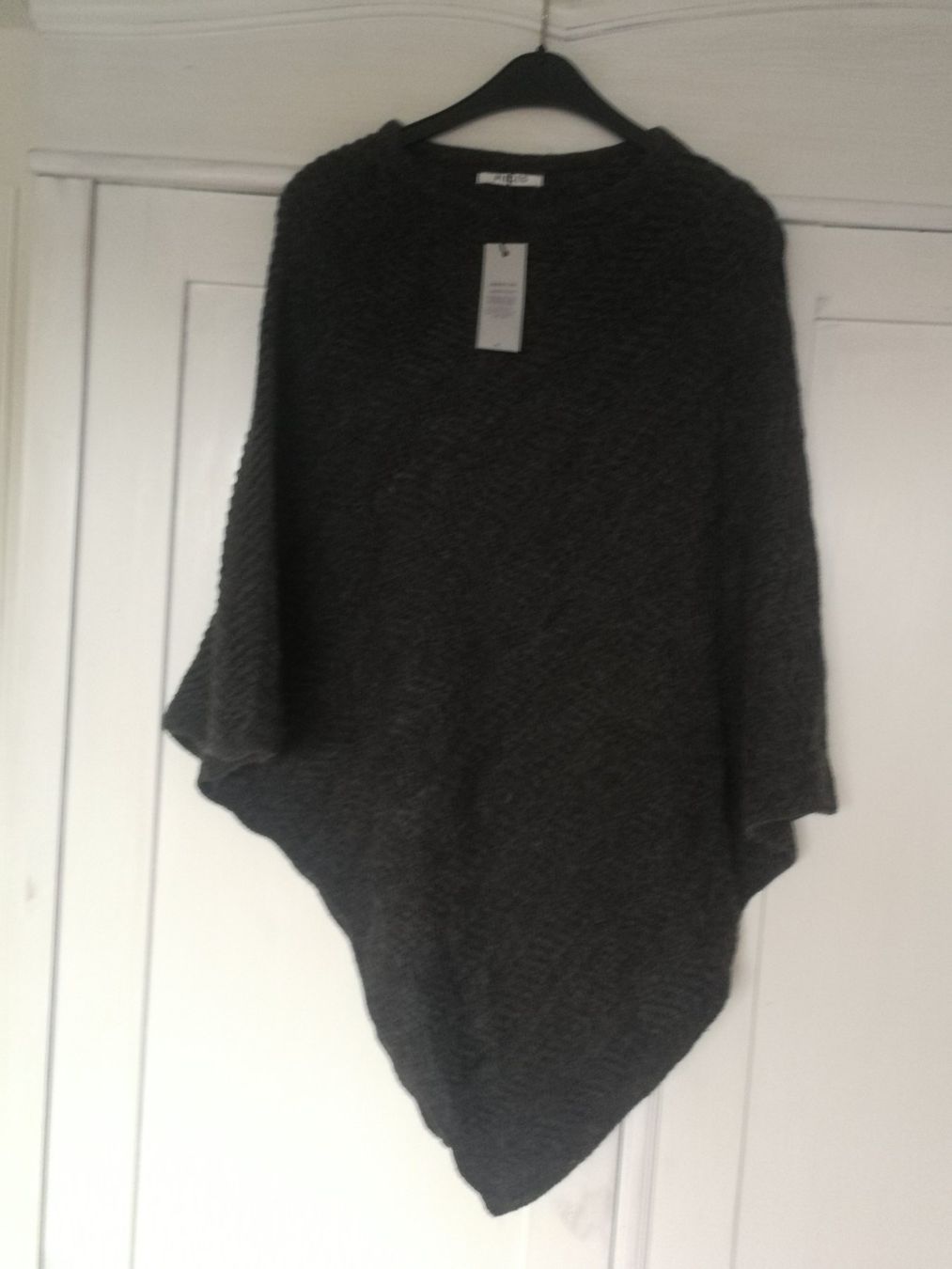 Altro in Moda donna: Poncho Umhang Stola Gr. M – Nuovo (secondo la descrizione) da himmelried venduto da bribuli