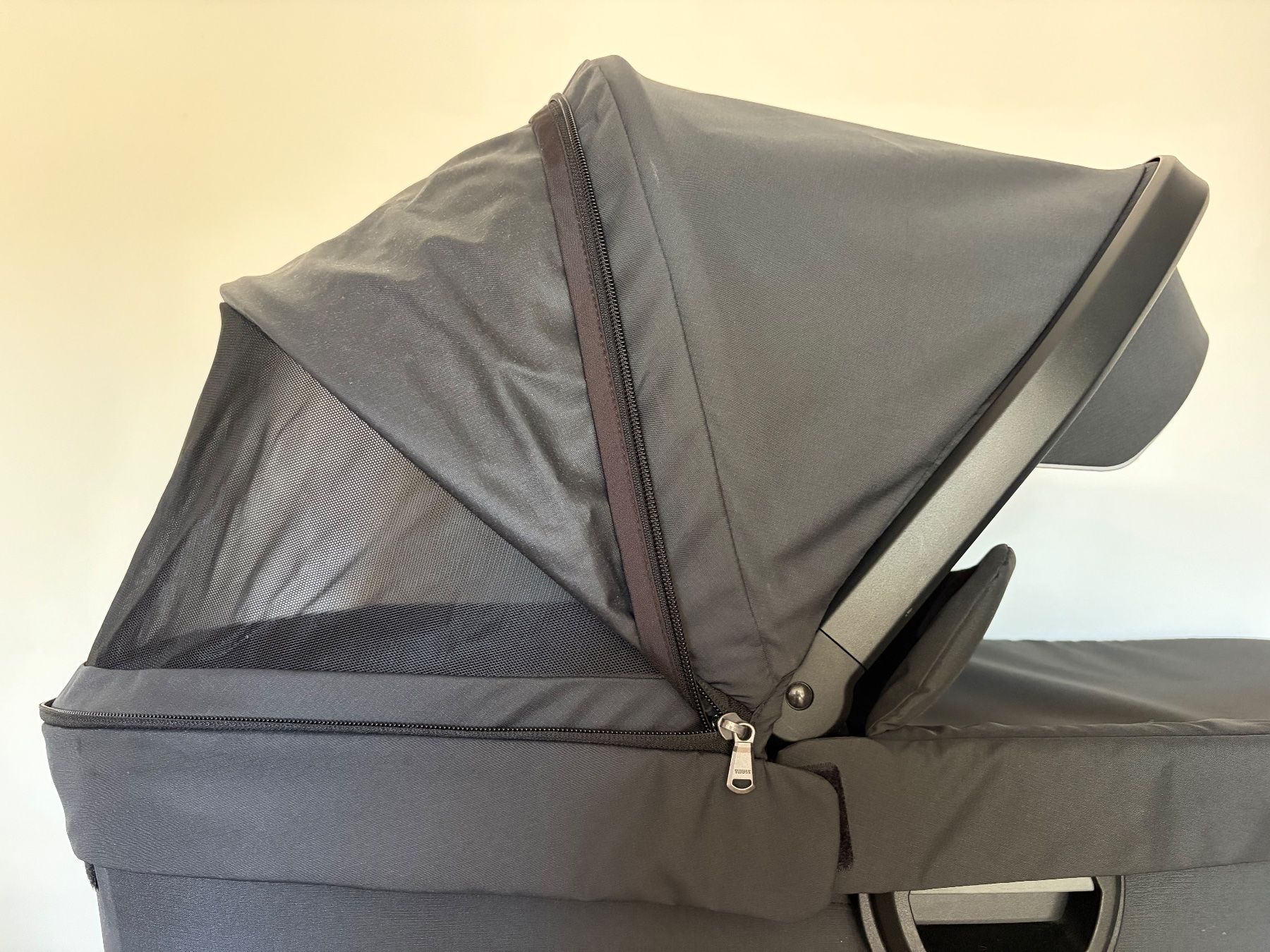 Thule Kinderwagen: Thule bassinet (2026) – Gebraucht aus Flims Dorf von .Martina. 1
