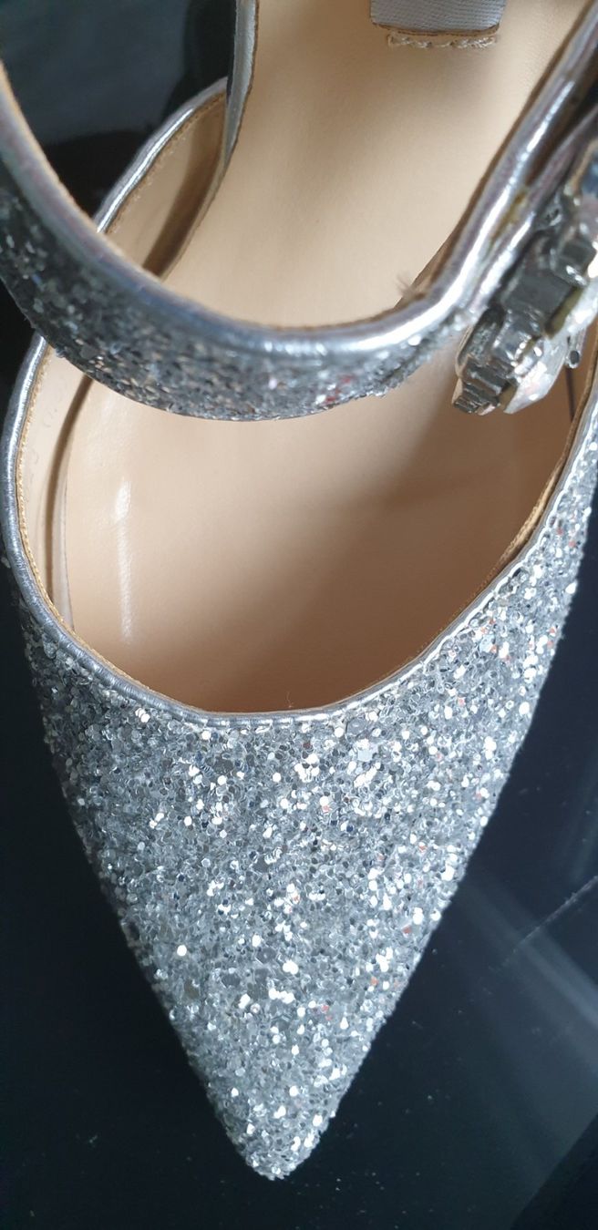 Scarpe da donna: Neue Pantoletten silber Gr. 37.5 – Nuovo e nell'imballaggio originale da Wettswil venduto da the_jr6l 3