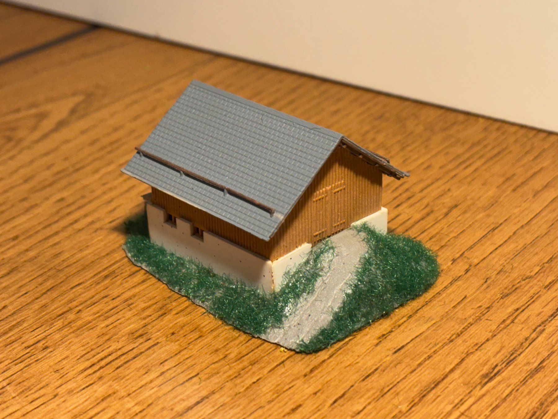 Modelleisenbahnen: G0780: Stall (Spur Z) – Gebraucht aus Birsfelden von Birs_25 1
