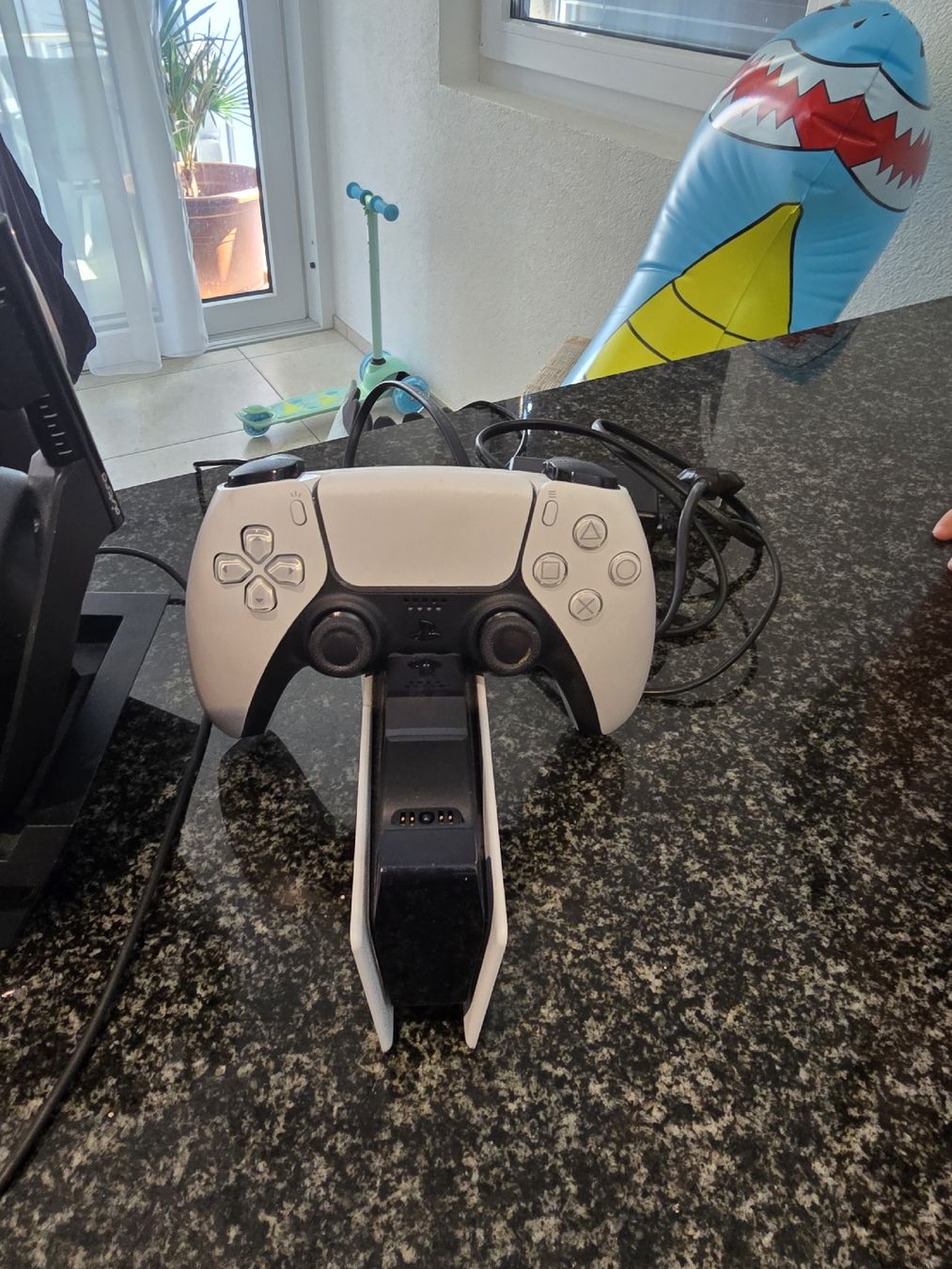 Astro Gaming Cuffie: Headset Astro A50+PS5 Controller und Ladestation – Usato da Niederbipp venduto da Tiffany1771 1