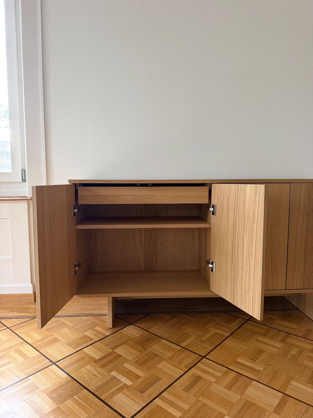 Cassettiere: IKEA STOCKHOLM 2025 Sideboard Eichenfurnier – Usato da St. Gallen venduto da mai_2rt7 2